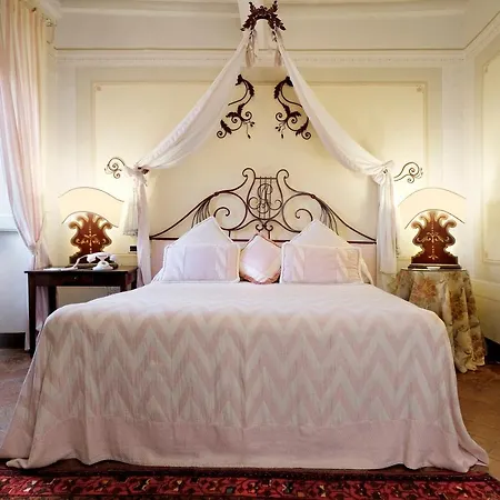 Szálloda Il Falconiere Relais & 5*