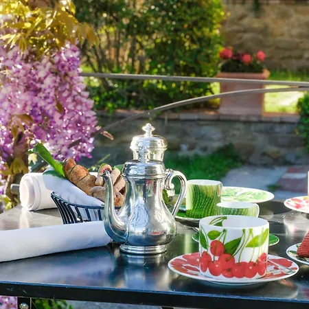 Отель Il Falconiere Relais & 5*