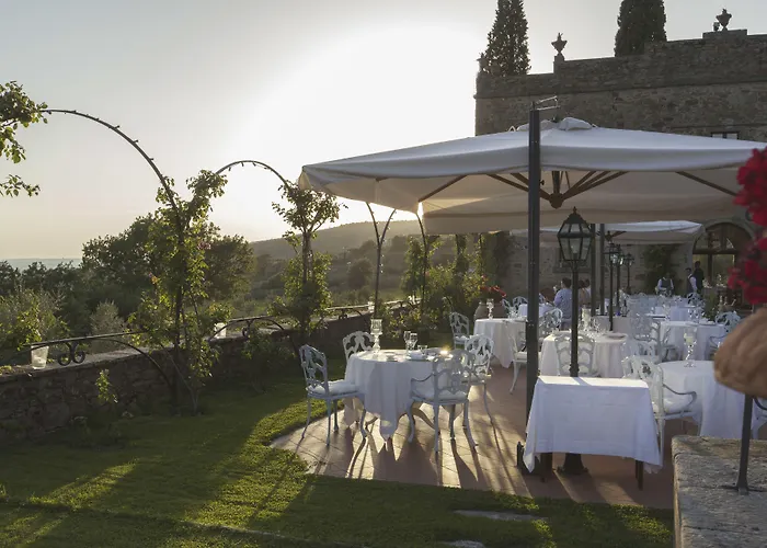 호텔 Il Falconiere Relais & 5*